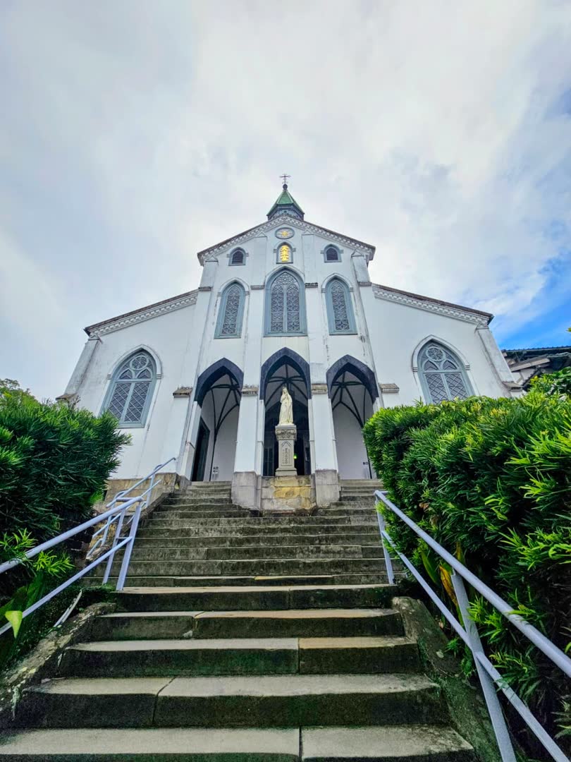 Catedral de Oura, em Nagasaki, vista da escadaria de acesso